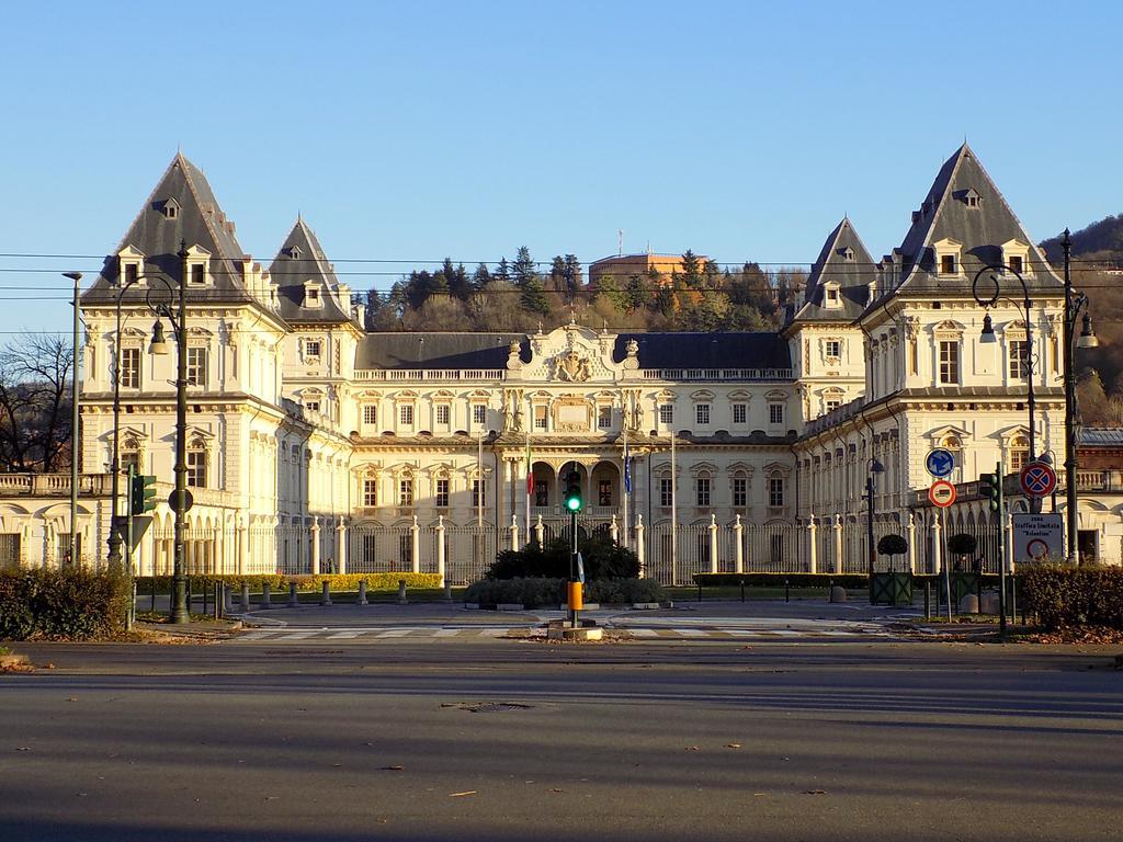 Апартаменты La Petite Турин Экстерьер фото